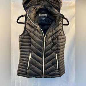 Michael Kors Black Puffer Vest with Removable Zipper Hood - XS - Never Worn
